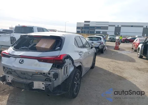 2019 Lexus Ux 200 z USA, uszkodzony, nr VIN JTHY3JBH4K2004397